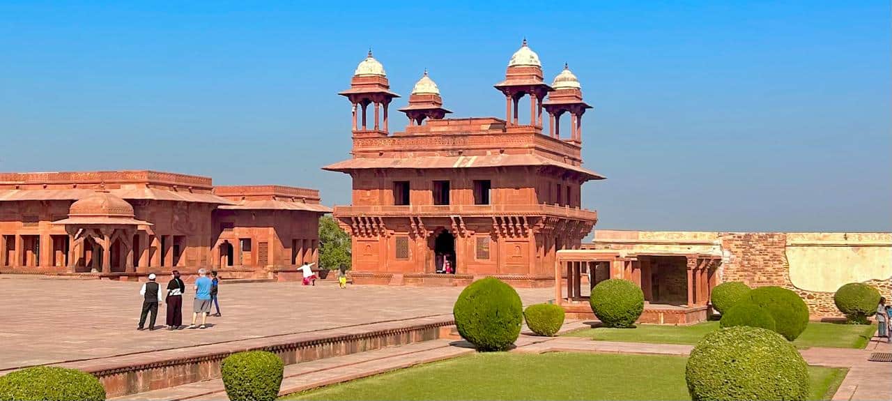 Fatehpur Sikri Tour From Agra -Diwane Khas Fatehpur Sikri Agra