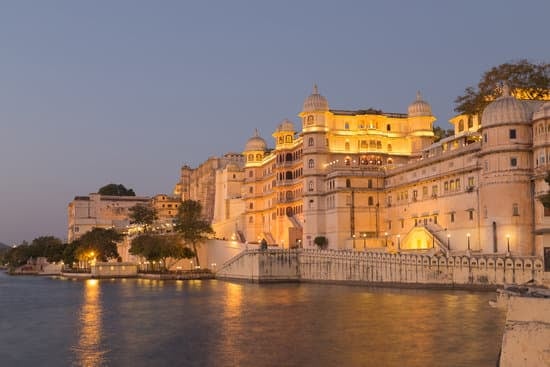 5 Nights 6 Days Rajasthan Udaipur Tour - City Palace Night View Udaipur Rajasthan