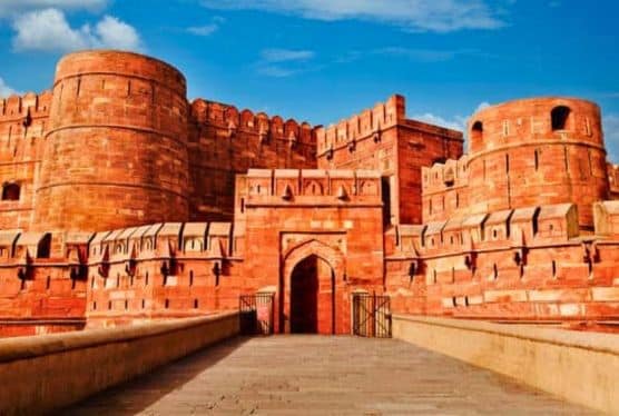 Overnight Taj Mahal Tour with Fatehpur Sikri by car - Agra Quila Fort