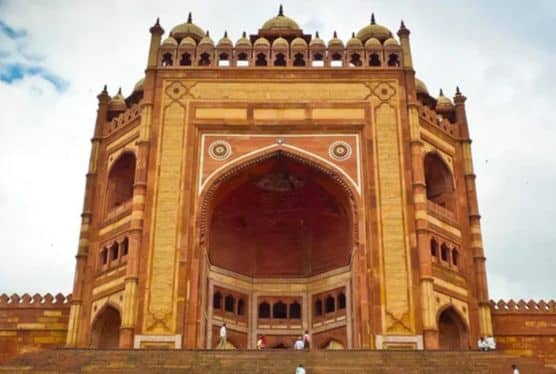 Overnight Taj Mahal Tour with Fatehpur Sikri by car - Buland Darwaja - Fatehpur Sikri Agra