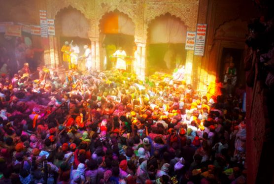 Overnight Taj Mahal tour with Mathura and Vrindavan - Mathura - Holi Celebration