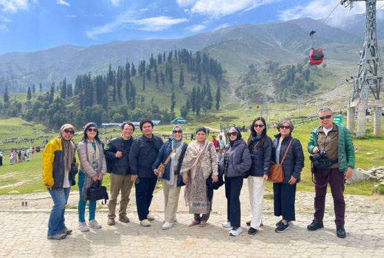 Kashmir Tour from Delhi - Guest Photo view - Kashmir