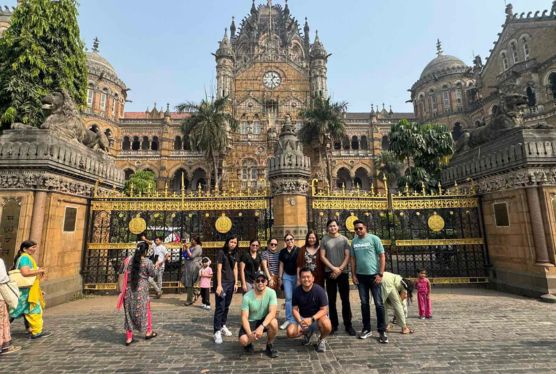Mumbai Tour Packages - Railway station Mumbai - Guest Photo View