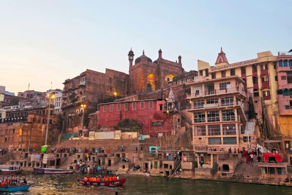 2 Day Varanasi Spiritual Tour – Ganges Ghats & Temple Walk