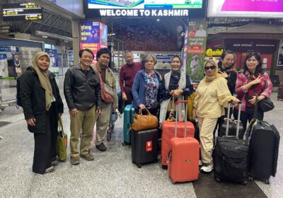 Delhi Agra Jaipur Kashmir Tour Package 8 Days