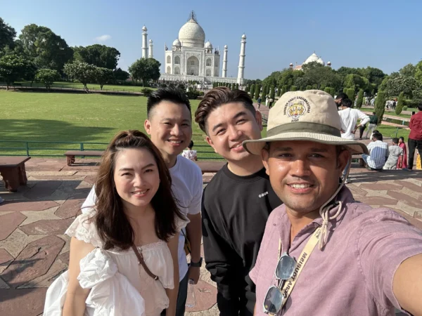 Full Day Taj Mahal and Agra Fort Day Tour by Car