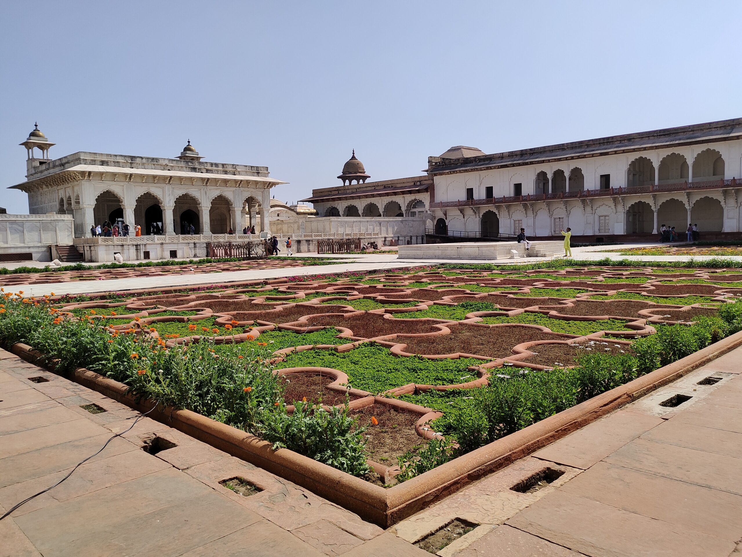 taj-mahal-day-tour-by-train-from-delhi-with-gatimaan-express