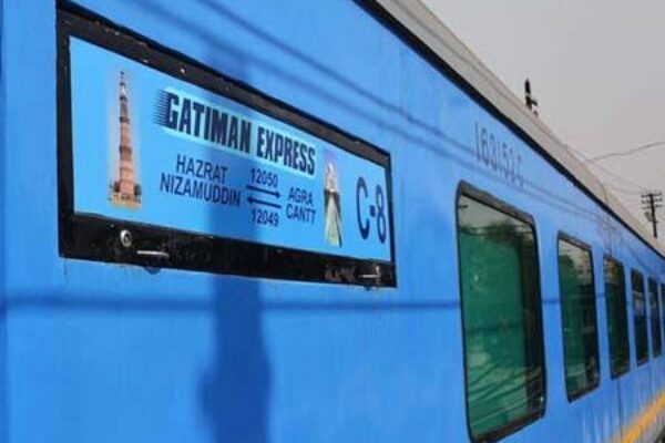 Taj Mahal Day Trip by Train from Delhi (Gatimaan Express)
