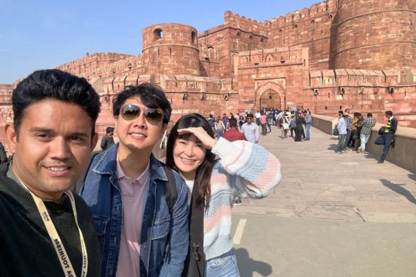 Overnight Taj Mahal Tour with Fatehpur Sikri by car