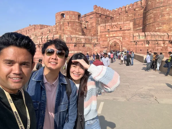 Overnight Taj Mahal Tour with Fatehpur Sikri by car