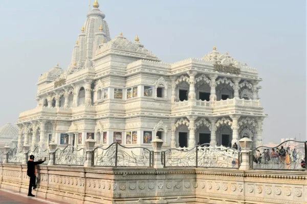 Overnight Taj Mahal tour with Mathura and Vrindavan