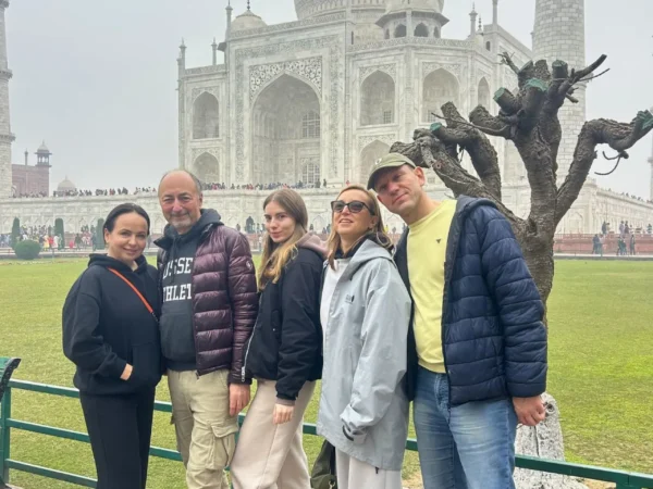 Taj Mahal Sunrise Tour from Delhi
